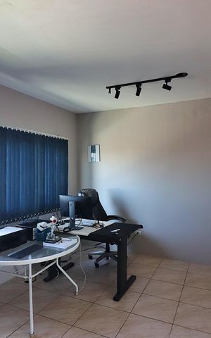 Casa à venda com 216m², 3 quartos e 2 vagasQuarto 3