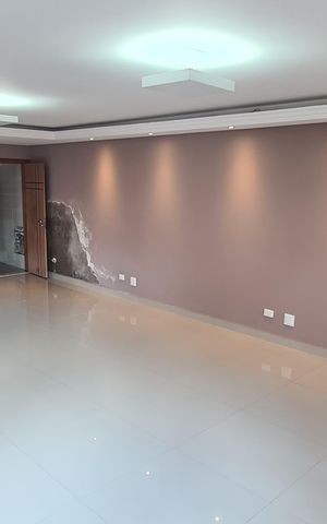 Casa à venda com 405m², 4 quartos e 6 vagas Casa à venda com 405m², 4 quartos e 6 vagasSala
