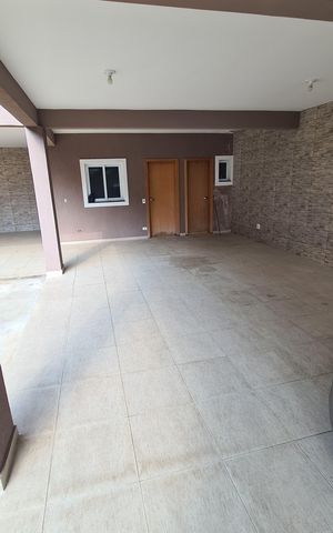 Casa à venda com 405m², 4 quartos e 6 vagas Casa à venda com 405m², 4 quartos e 6 vagasÁrea Externa
