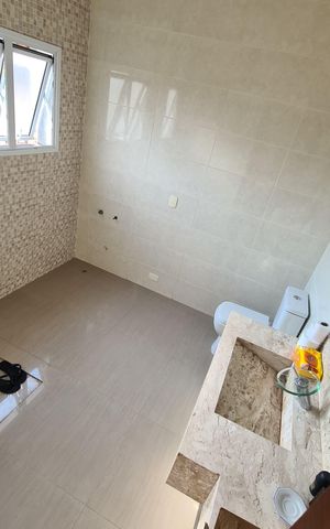 Casa à venda com 405m², 4 quartos e 6 vagas Casa à venda com 405m², 4 quartos e 6 vagasBanheiro 2