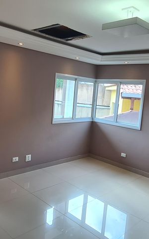 Casa à venda com 405m², 4 quartos e 6 vagas Casa à venda com 405m², 4 quartos e 6 vagasSala