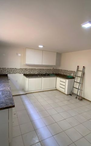 Casa de condomínio para alugar com 330m², 5 quartos e 2 vagas Casa de condomínio para alugar com 330m², 5 quartos e 2 vagasCozinha