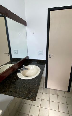 Casa de condomínio para alugar com 330m², 5 quartos e 2 vagas Casa de condomínio para alugar com 330m², 5 quartos e 2 vagasBanheiro Suíte 1