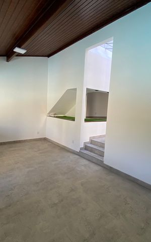 Casa de condomínio para alugar com 330m², 5 quartos e 2 vagas Casa de condomínio para alugar com 330m², 5 quartos e 2 vagasHall de Entrada