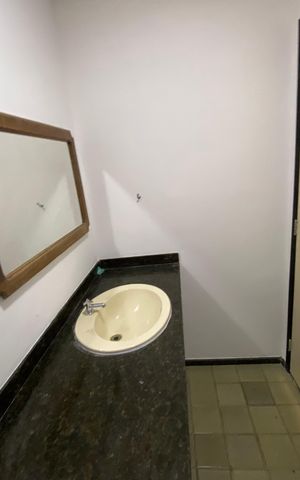 Casa de condomínio para alugar com 330m², 5 quartos e 2 vagas Casa de condomínio para alugar com 330m², 5 quartos e 2 vagasLavabo