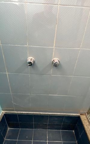 Casa de condomínio para alugar com 330m², 5 quartos e 2 vagas Casa de condomínio para alugar com 330m², 5 quartos e 2 vagasBanheiro Suíte 2