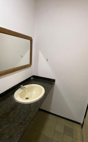 Casa de condomínio para alugar com 330m², 5 quartos e 2 vagas Casa de condomínio para alugar com 330m², 5 quartos e 2 vagasLavabo