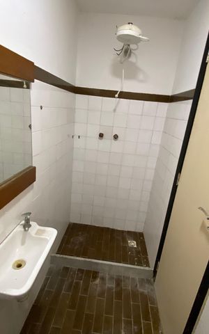 Casa de condomínio para alugar com 330m², 5 quartos e 2 vagas Casa de condomínio para alugar com 330m², 5 quartos e 2 vagasBanheiro - Serviço