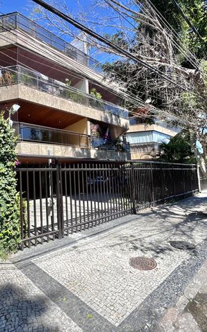 Apartamento à venda com 180m², 5 quartos e 2 vagas Apartamento à venda com 180m², 5 quartos e 2 vagasFachada