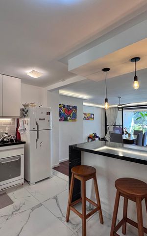 Apartamento à venda com 180m², 5 quartos e 2 vagas Apartamento à venda com 180m², 5 quartos e 2 vagasCozinha e Área de Serviço