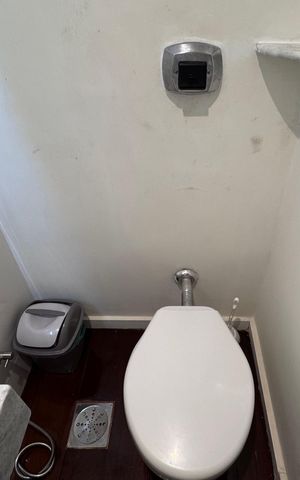 Apartamento à venda com 180m², 5 quartos e 2 vagas Apartamento à venda com 180m², 5 quartos e 2 vagasBanheiro Social