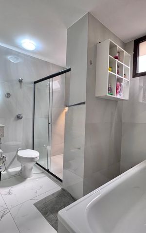 Apartamento à venda com 180m², 5 quartos e 2 vagas Apartamento à venda com 180m², 5 quartos e 2 vagasBanheiro da Suíte