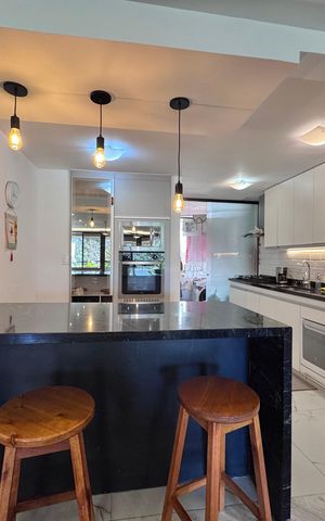 Apartamento à venda com 180m², 5 quartos e 2 vagas Apartamento à venda com 180m², 5 quartos e 2 vagasCozinha e Área de Serviço
