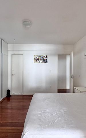 Apartamento à venda com 180m², 5 quartos e 2 vagas Apartamento à venda com 180m², 5 quartos e 2 vagasSuíte