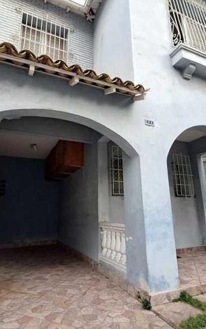 Casa à venda com 120m², 3 quartos e 2 vagas