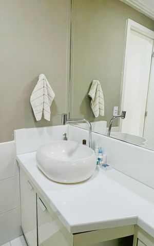 Apartamento à venda com 114m², 3 quartos e 2 vagas Apartamento à venda com 114m², 3 quartos e 2 vagasBanheiro 1