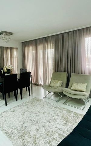 Apartamento à venda com 114m², 3 quartos e 2 vagas Apartamento à venda com 114m², 3 quartos e 2 vagasSala