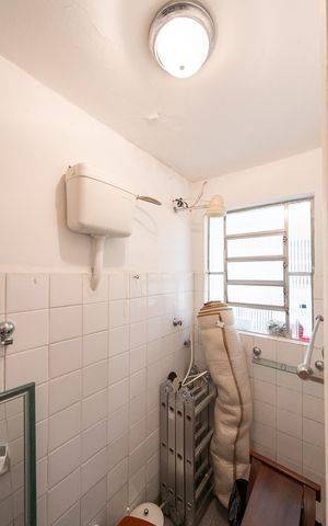 Casa à venda com 169m², 3 quartos e 2 vagas Casa à venda com 169m², 3 quartos e 2 vagasBanheiro de Serviço