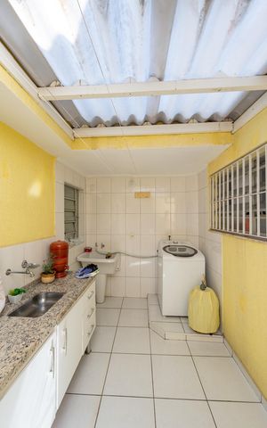 Casa à venda com 169m², 3 quartos e 2 vagas Casa à venda com 169m², 3 quartos e 2 vagasLavanderia