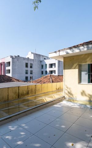 Casa à venda com 169m², 3 quartos e 2 vagas Casa à venda com 169m², 3 quartos e 2 vagasSacada