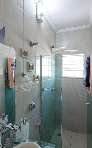 Casa à venda com 169m², 3 quartos e 2 vagas Casa à venda com 169m², 3 quartos e 2 vagasBanheiro da Suíte