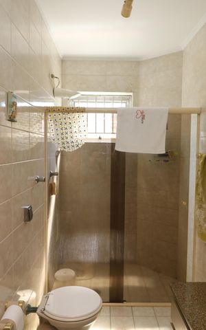 Casa para alugar com 180m², 3 quartos e 3 vagasBanheiro