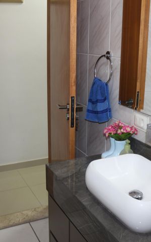 Casa à venda com 158m², 2 quartos e 2 vagasBanheiro 