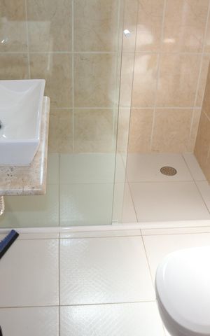 Casa à venda com 158m², 2 quartos e 2 vagasBanheiro da Suíte 1