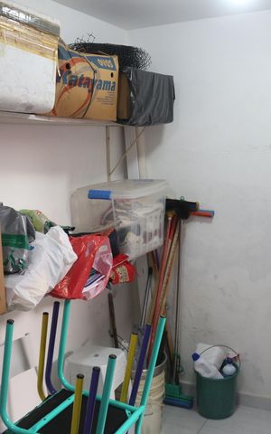 Casa à venda com 158m², 2 quartos e 2 vagasDespensa