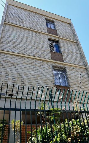 Apartamento à venda com 85m², 3 quartos e 1 vaga Apartamento à venda com 85m², 3 quartos e 1 vagaFachada