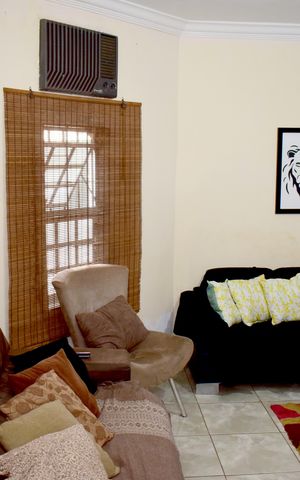 Casa para alugar com 183m², 3 quartos e 2 vagasSala