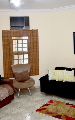 Casa para alugar com 183m², 3 quartos e 2 vagasSala