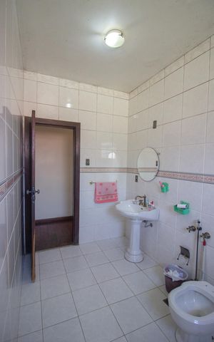 Casa para alugar com 400m², 6 quartos e 2 vagas Casa para alugar com 400m², 6 quartos e 2 vagasBanheiro Social