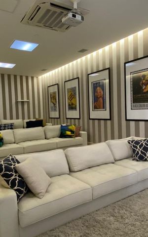 Apartamento à venda com 264m², 4 quartos e 3 vagas Apartamento à venda com 264m², 4 quartos e 3 vagasÁrea comum