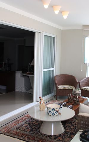 Apartamento à venda com 264m², 4 quartos e 3 vagasVaranda
