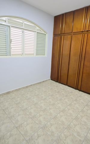 Casa para alugar com 300m², 5 quartos e 4 vagas Casa para alugar com 300m², 5 quartos e 4 vagasQuarto 3