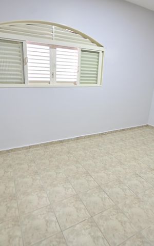 Casa para alugar com 300m², 5 quartos e 4 vagas Casa para alugar com 300m², 5 quartos e 4 vagasSuíte