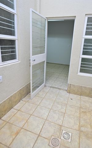 Casa para alugar com 300m², 5 quartos e 4 vagas Casa para alugar com 300m², 5 quartos e 4 vagasQuintal