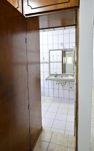 Casa para alugar com 300m², 5 quartos e 4 vagas Casa para alugar com 300m², 5 quartos e 4 vagasSuíte