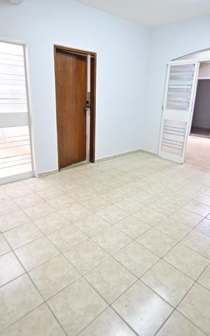 Casa para alugar com 300m², 5 quartos e 4 vagas Casa para alugar com 300m², 5 quartos e 4 vagasSala