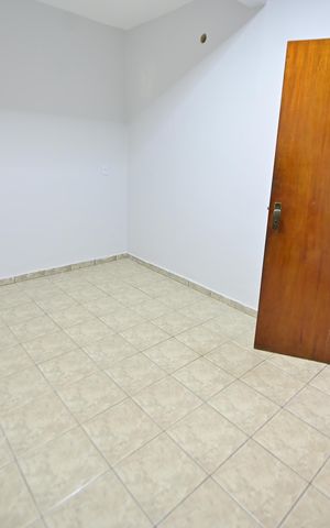 Casa para alugar com 300m², 5 quartos e 4 vagas Casa para alugar com 300m², 5 quartos e 4 vagasQuarto 2