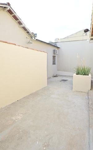 Casa para alugar com 300m², 5 quartos e 4 vagas Casa para alugar com 300m², 5 quartos e 4 vagasÁrea Externa