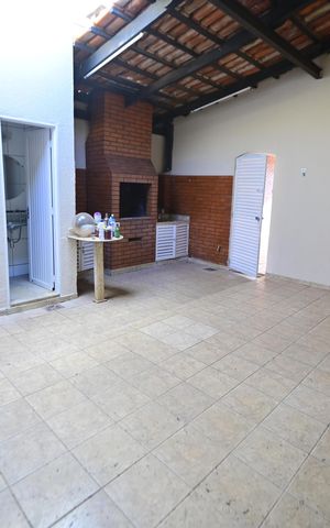 Casa para alugar com 300m², 5 quartos e 4 vagas Casa para alugar com 300m², 5 quartos e 4 vagasÁrea Externa