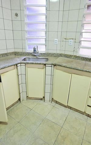 Casa para alugar com 300m², 5 quartos e 4 vagas Casa para alugar com 300m², 5 quartos e 4 vagasCozinha