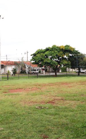 Casa de condomínio para alugar com 120m², 3 quartos e 2 vagasQuadra Esportiva