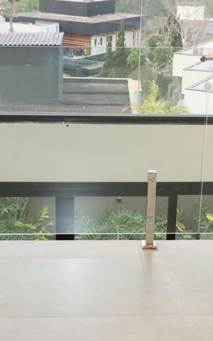 Casa de condomínio para alugar com 484m², 4 quartos e 3 vagasSala 2
