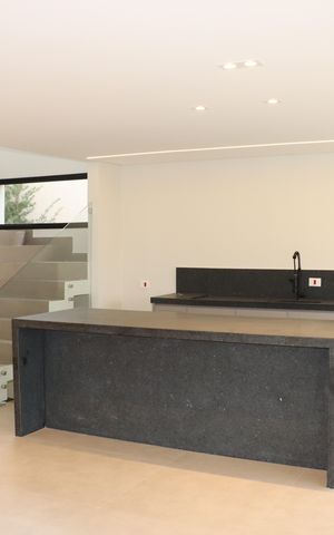 Casa de condomínio para alugar com 484m², 4 quartos e 3 vagasSala 1