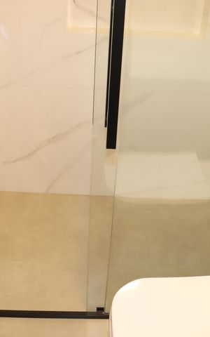 Casa de condomínio para alugar com 484m², 4 quartos e 3 vagasBanheiro da Suíte 3