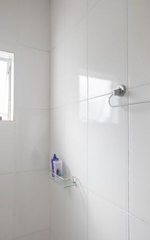 Casa à venda com 120m², 2 quartos e 1 vaga Casa à venda com 120m², 2 quartos e 1 vagaBanheiro da Suíte 1