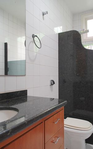 Casa para alugar com 490m², 3 quartos e 3 vagasBanheiro
